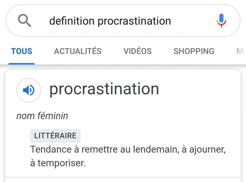 Capture d'écran du scénario de recherche de définition du mot procrastination